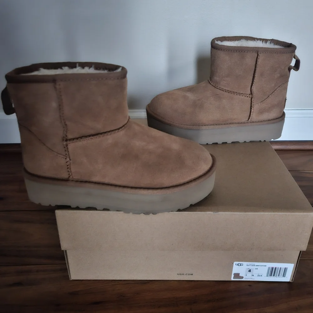 Kid's UGG Classic Mini Suede Boots